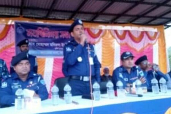 কলারোয়ায় থানা পুলিশের আয়োজনে সুধীজনদের সাথে মতবিনিময় সভায় এসপি মোহাম্মদ মনিরুল ইসলাম