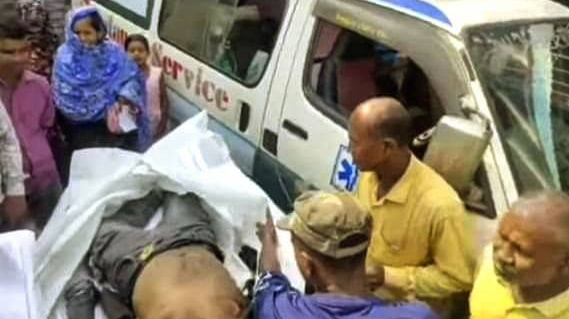 সাতক্ষীরায় ট্রাক-মোটরসাইকেল সংঘর্ষে তিনজন নিহত