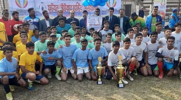 সাতক্ষীরায় ফুটবল স্ট্রাইকার হ্যান্টিং প্রতিযোগিতার উদ্বোধন