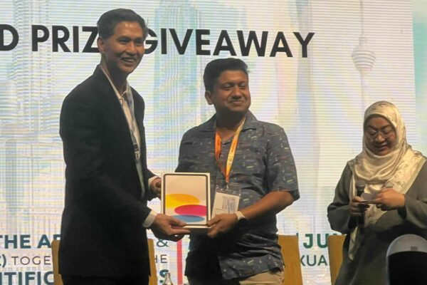 এপিএসএস স্পাইন কনফারেন্স ২০২৫-এ অংশগ্রহণ করে আজ দেশে ফিরলেন ডা. মো. মাহমুদুল হাসান পলাশ
